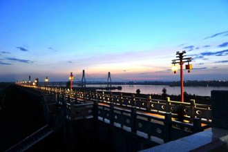 江南城區沅江風光帶夜景