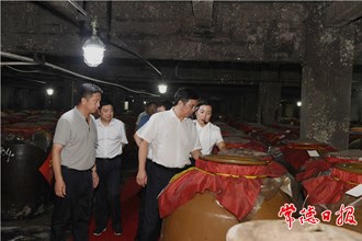 鄒文輝到常德經開區調研時強調：伴隨企業成長 搶抓產業機遇 為開放強市產業立市做出更大貢獻