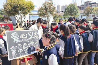 遠學雷鋒·近學田工——安鄉人在行動