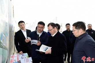 周振宇到西湖、西洞庭管理區(qū)調研時強調：做好“農”字文章 加快城鄉(xiāng)融合發(fā)展