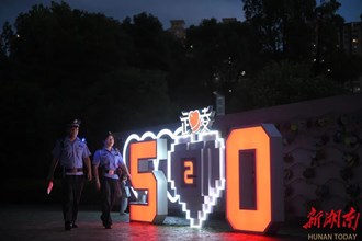 【組圖】警察、警燈、警車！夏夜武陵的一道亮麗風(fēng)景