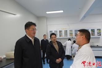 羅毅君開展春節前走訪慰問活動