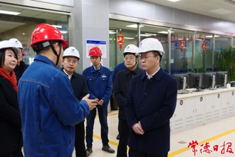 周振宇調研工業企業復工復產、假期文旅市場及安全工作