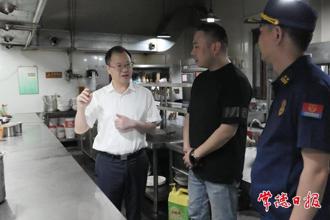 周振宇在武陵區督導檢查安全生產和市場保供工作時強調：聚焦安全保供 護航平安假期